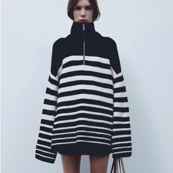 H&M Black/White Zippered Neck Tunic Sweater w/Side Slits…Excellent Condition - Picture 2 of 8